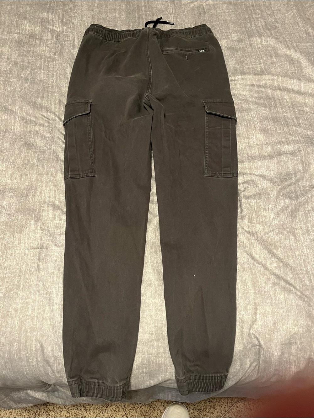 RSQ Men's Cargo Joggers in Tan, Olive & Khaki - Picture 4 of 8